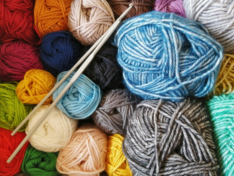 Stricken, sticken, häkeln und handarbeiten